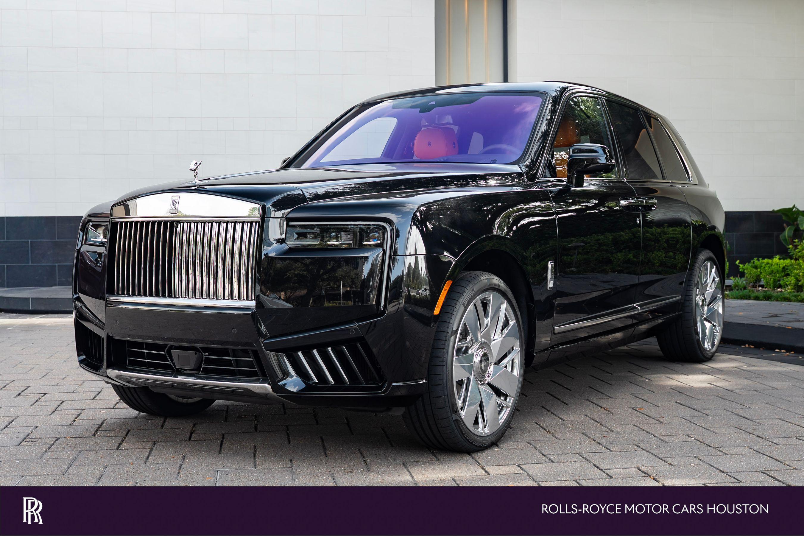 2027 Rolls-Royce Cullinan -'s photo