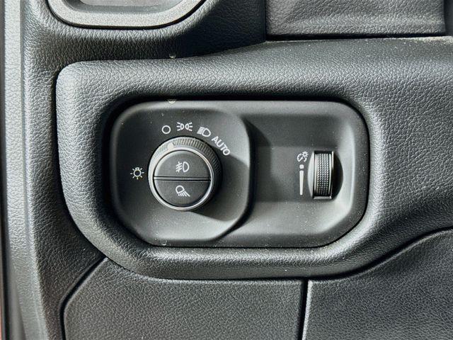 2026 Ram 2500 Black Express Crew Cab 4x4 64 Box