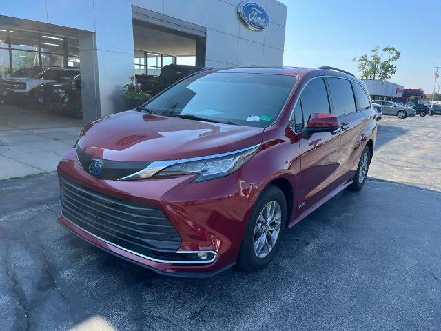 2021 Toyota Sienna XLE 7 Passenger for sale in WILLOWBROOK, IL
