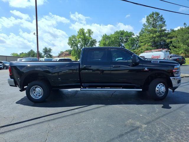 2026 RAM Ram 3500 RAM 3500 TRADESMAN CREW CAB 4X4 8 BOX
