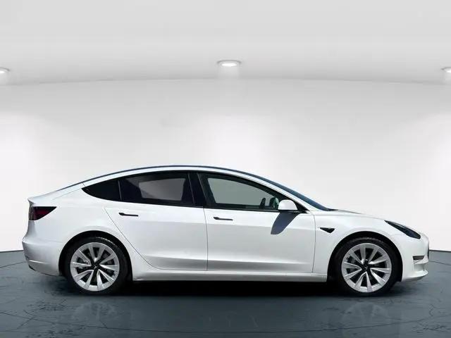 2021 Tesla Model 3 Standard Range Plus Rear-Wheel Drive