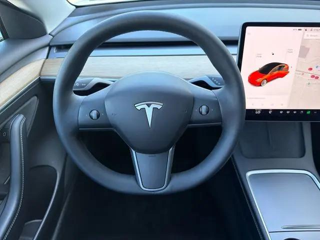 2021 Tesla Model 3 Standard Range Plus Rear-Wheel Drive