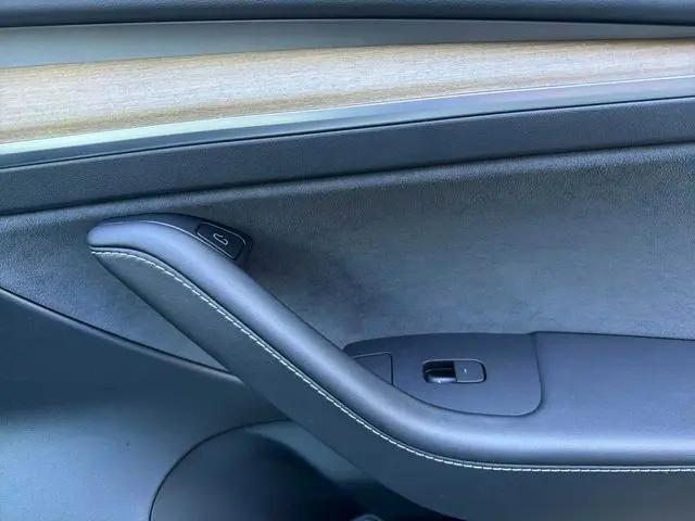 2021 Tesla Model 3 Standard Range Plus Rear-Wheel Drive