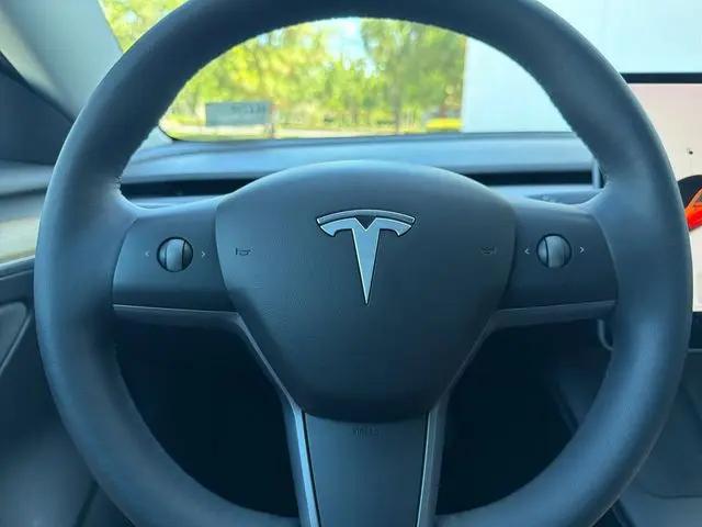2021 Tesla Model 3 Standard Range Plus Rear-Wheel Drive