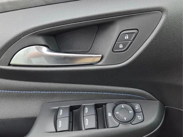 2026 Buick NV Sport Touring FWD