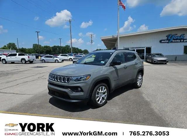 2023 Jeep Compass Latitude Lux FWD for sale in Greencastle, IN