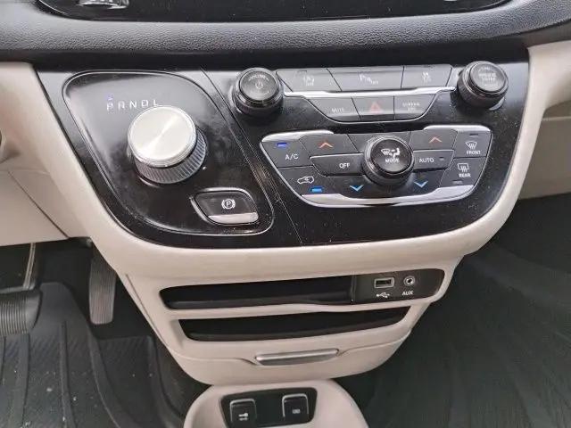2019 Chrysler Pacifica Touring L
