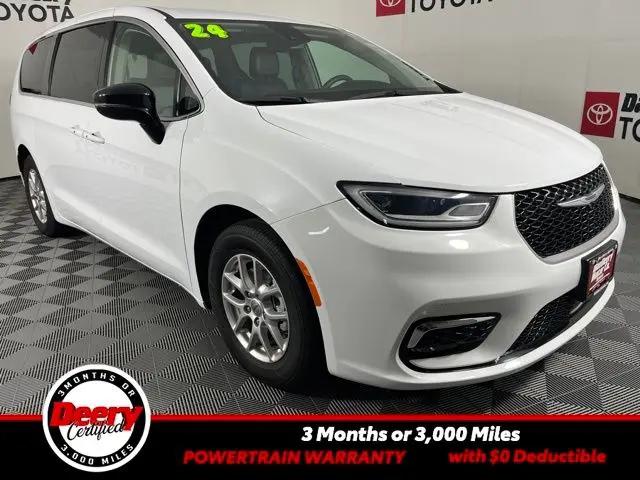 2024 Chrysler Pacifica Touring L for sale in Cedar Falls, IA