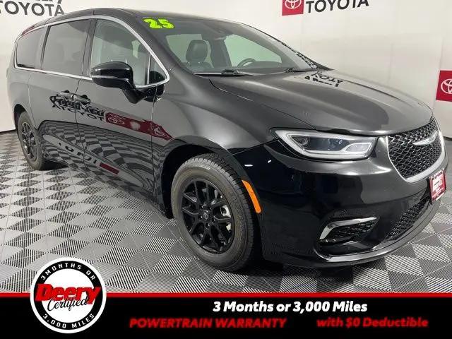 2025 Chrysler Pacifica Select for sale in Cedar Falls, IA