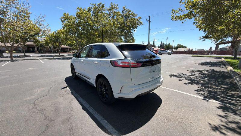 2022 Ford Edge SE