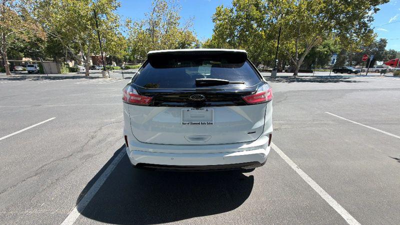 2022 Ford Edge SE