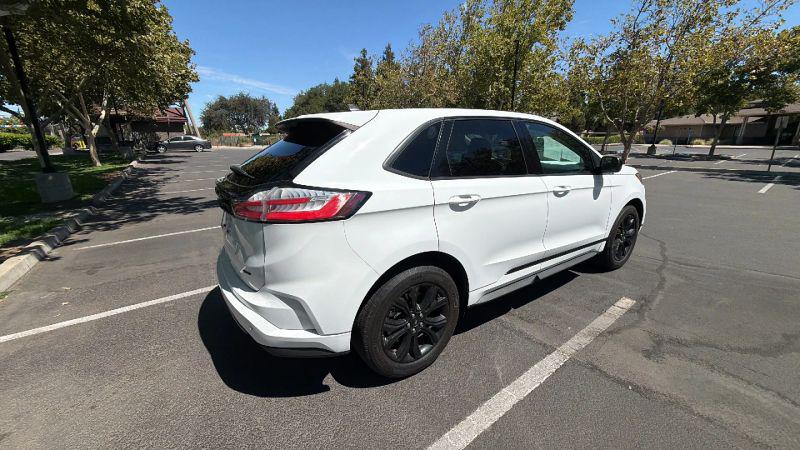 2022 Ford Edge SE
