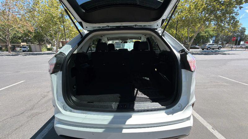 2022 Ford Edge SE