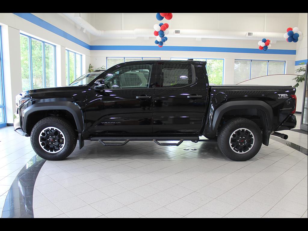 2025 Toyota Tacoma Limited - Photo 8