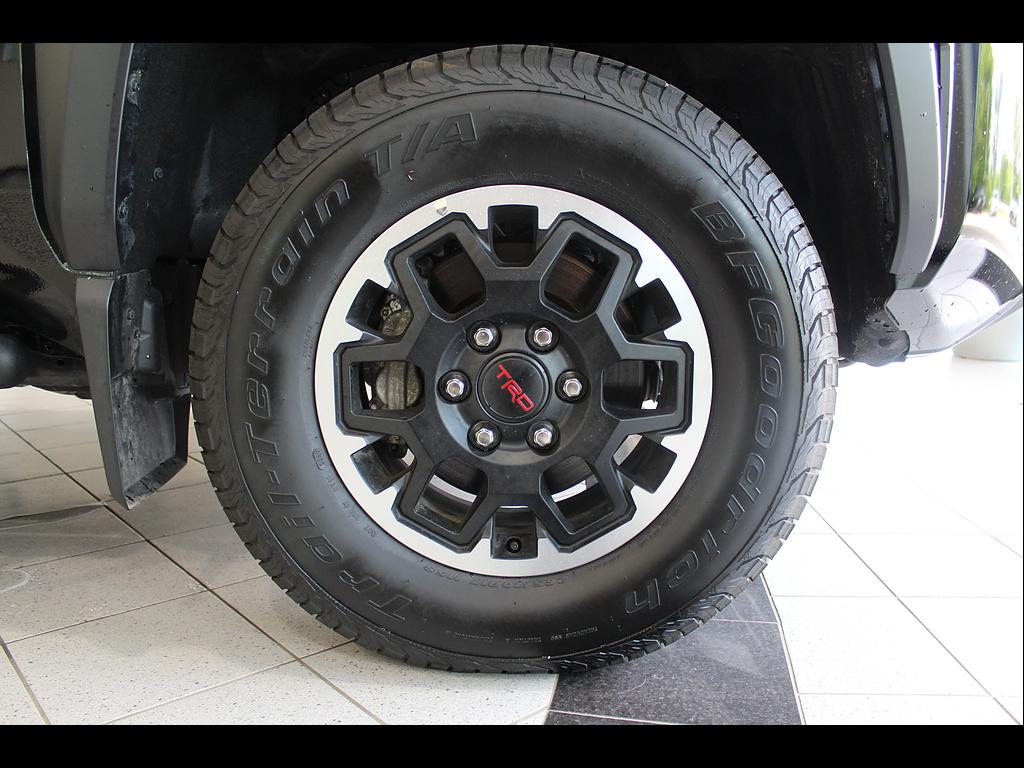 2025 Toyota Tacoma Limited - Photo 10
