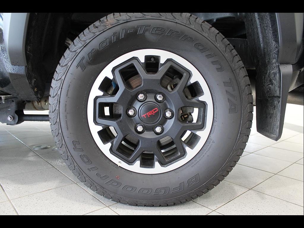 2025 Toyota Tacoma Limited - Photo 12