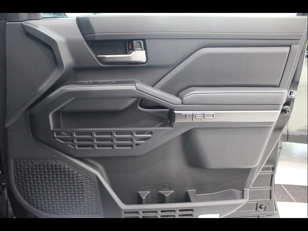 2025 Toyota Tacoma Limited - Photo 25