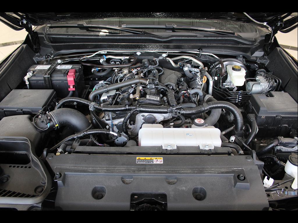 2025 Toyota Tacoma Limited - Photo 32