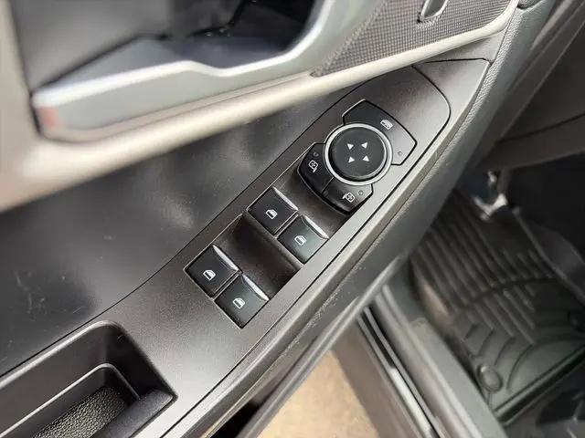 2023 Ford Explorer Base