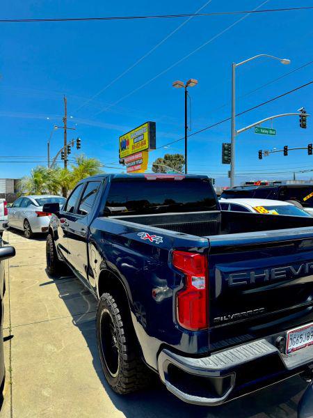 2021 Chevrolet Silverado 1500 4WD Crew Cab Short Bed Custom
