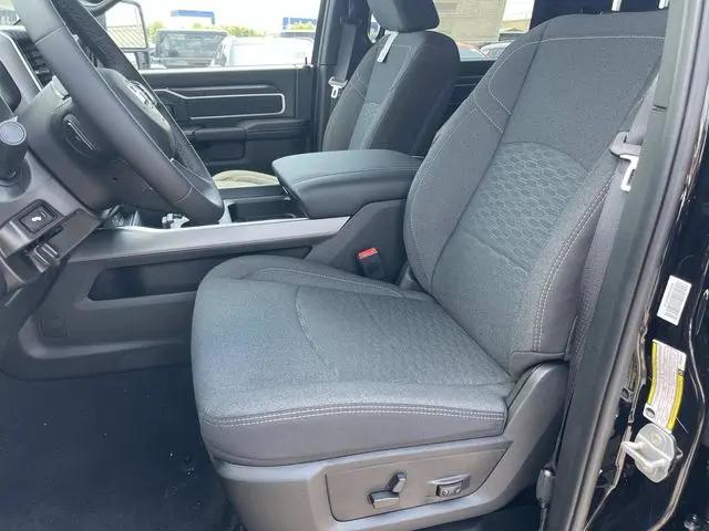 2026 Ram 2500 Big Horn Crew Cab 4x4 64 Box