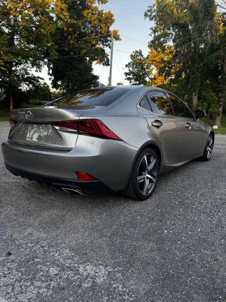 2017 Lexus IS 200t 200t