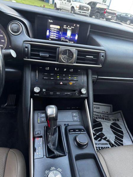 2017 Lexus IS 200t 200t