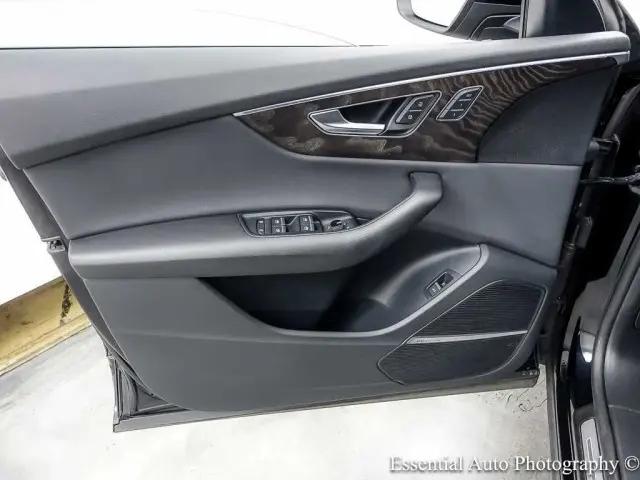 2021 Audi Q8 Premium Plus 55 TFSI quattro Tiptronic