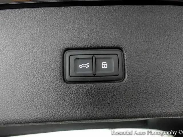 2021 Audi Q8 Premium Plus 55 TFSI quattro Tiptronic