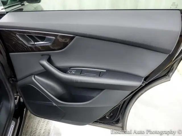 2021 Audi Q8 Premium Plus 55 TFSI quattro Tiptronic