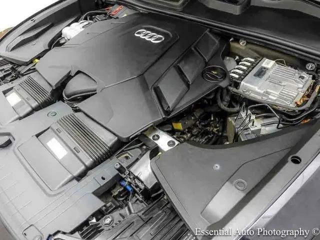 2021 Audi Q8 Premium Plus 55 TFSI quattro Tiptronic