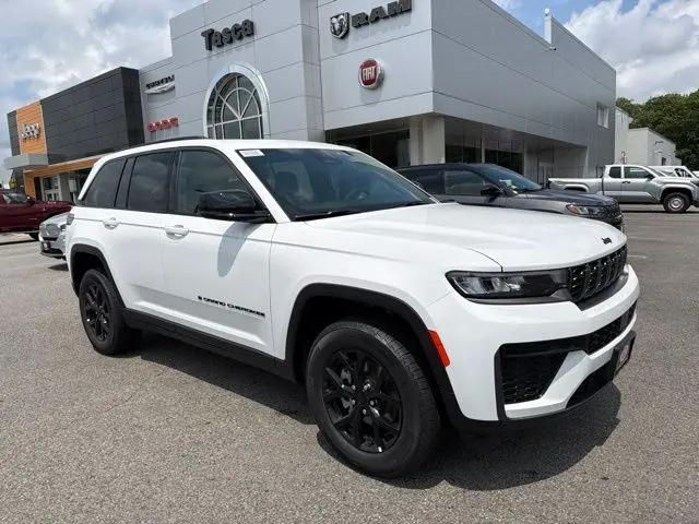 2026 Jeep Grand Cherokee Altitude 4x4 for sale in Johnston, RI