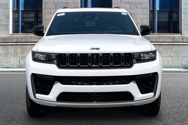 2027 Jeep Grand Cherokee L Limited Reserve
