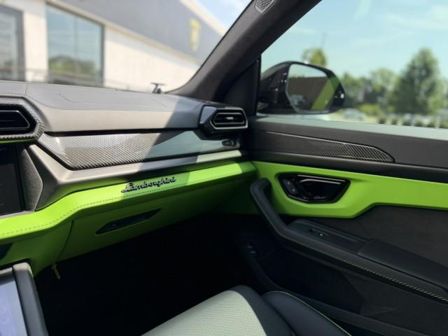 2025 Lamborghini Urus SE - Photo 18