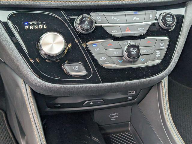 2027 Chrysler Pacifica Pinnacle
