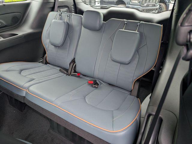 2027 Chrysler Pacifica Pinnacle