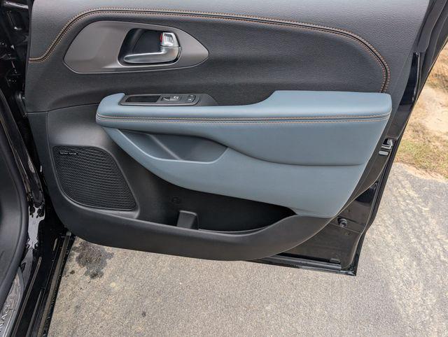 2027 Chrysler Pacifica Pinnacle