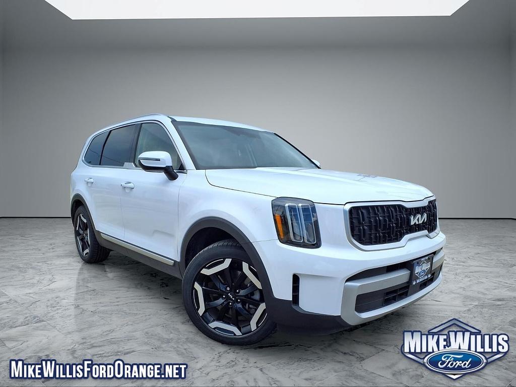 Glacial White Pearl 2024 Kia Telluride SUV / Crossover Front-Wheel Drive 8-Speed Automatic