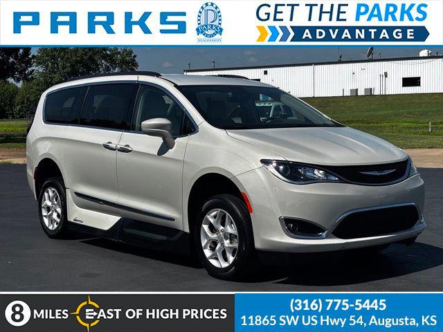 2017 Chrysler Pacifica Touring-L for sale in Augusta, KS
