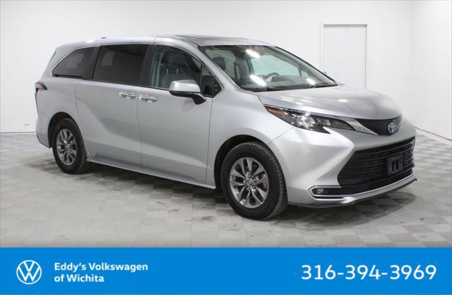 2024 Toyota Sienna XLE for sale in Wichita, KS