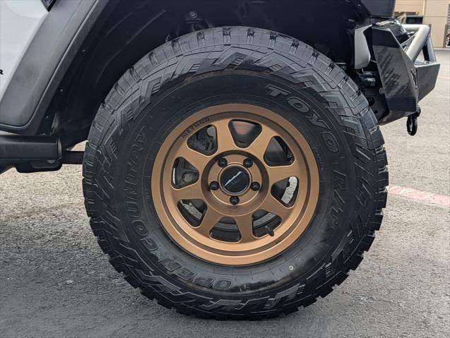 2021 Jeep Gladiator Sport