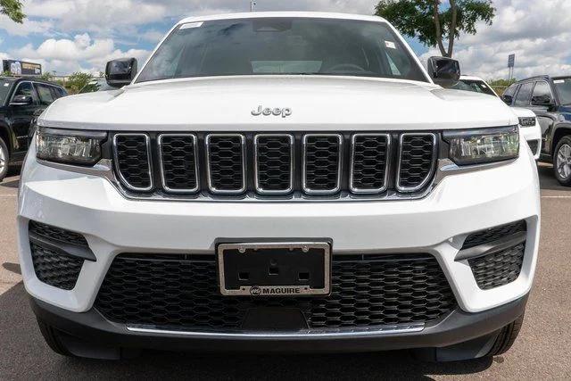 2026 Jeep Grand Cherokee GRAND CHEROKEE LAREDO X 4X4