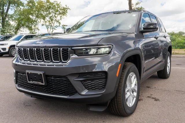 2026 Jeep Grand Cherokee GRAND CHEROKEE LAREDO X 4X4