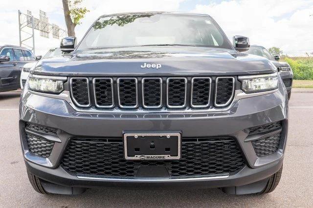2026 Jeep Grand Cherokee GRAND CHEROKEE LAREDO X 4X4