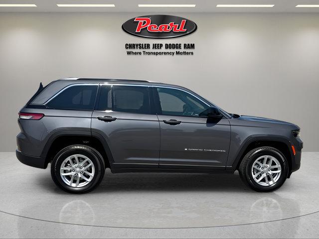 2026 Jeep Grand Cherokee GRAND CHEROKEE LAREDO X 4X4