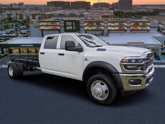2026 RAM 5500 Chassis RAM 5500 TRADESMAN CHASSIS CREW CAB 4X4 84 CA
