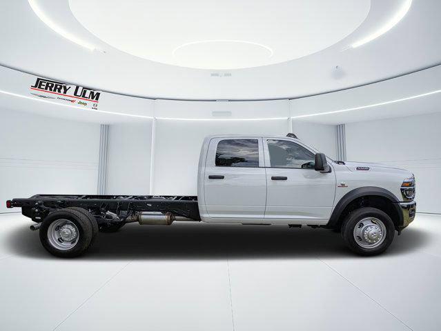 2026 RAM 5500 Chassis RAM 5500 TRADESMAN CHASSIS CREW CAB 4X4 84 CA