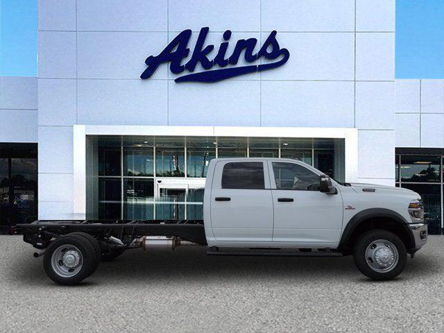 2026 RAM 5500 Chassis RAM 5500 TRADESMAN CHASSIS CREW CAB 4X4 84 CA