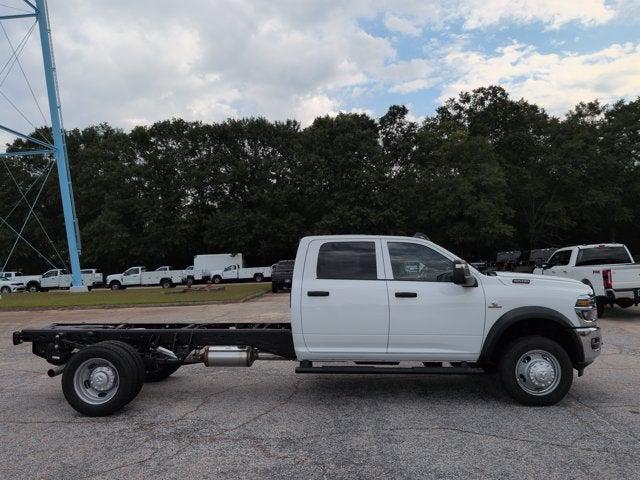 2026 RAM 5500 Chassis RAM 5500 TRADESMAN CHASSIS CREW CAB 4X4 84 CA