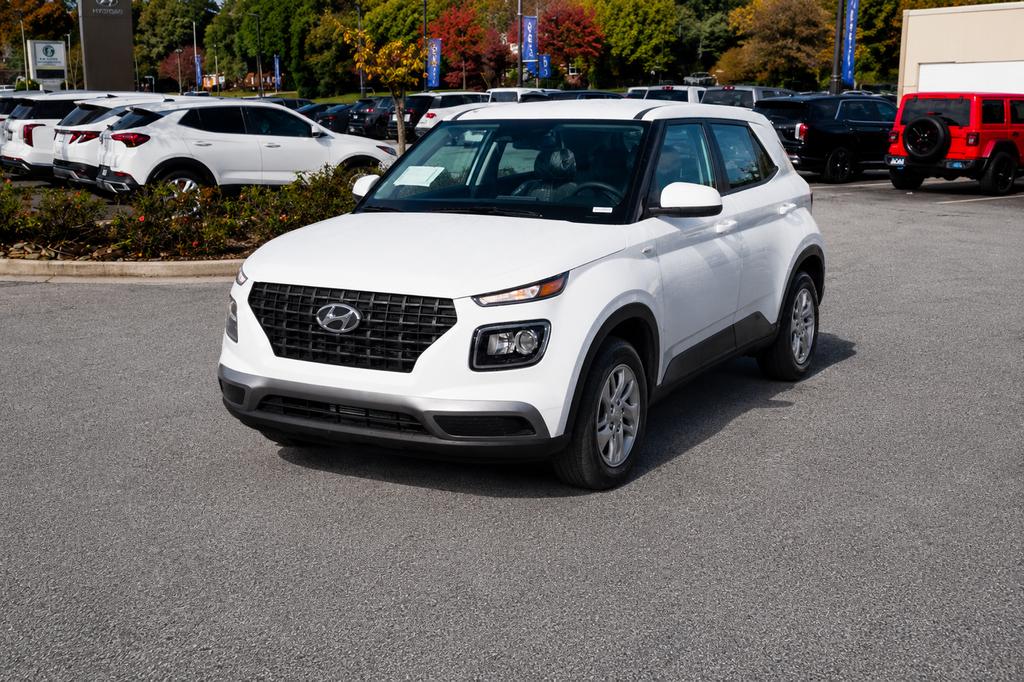 New 2026 White Hyundai SE image 30